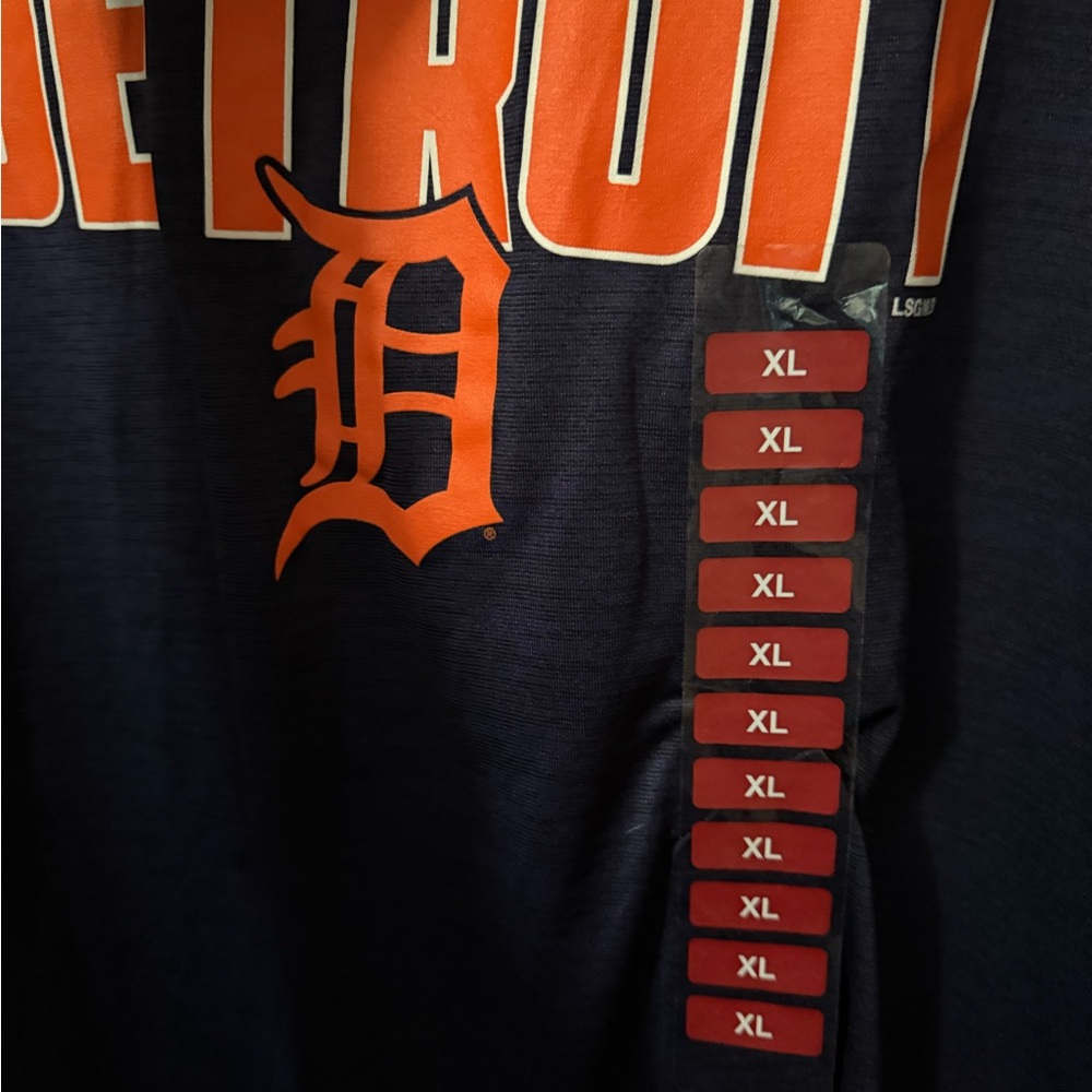 Detroit Navy Blue T-Shirt - Picture 2 of 4